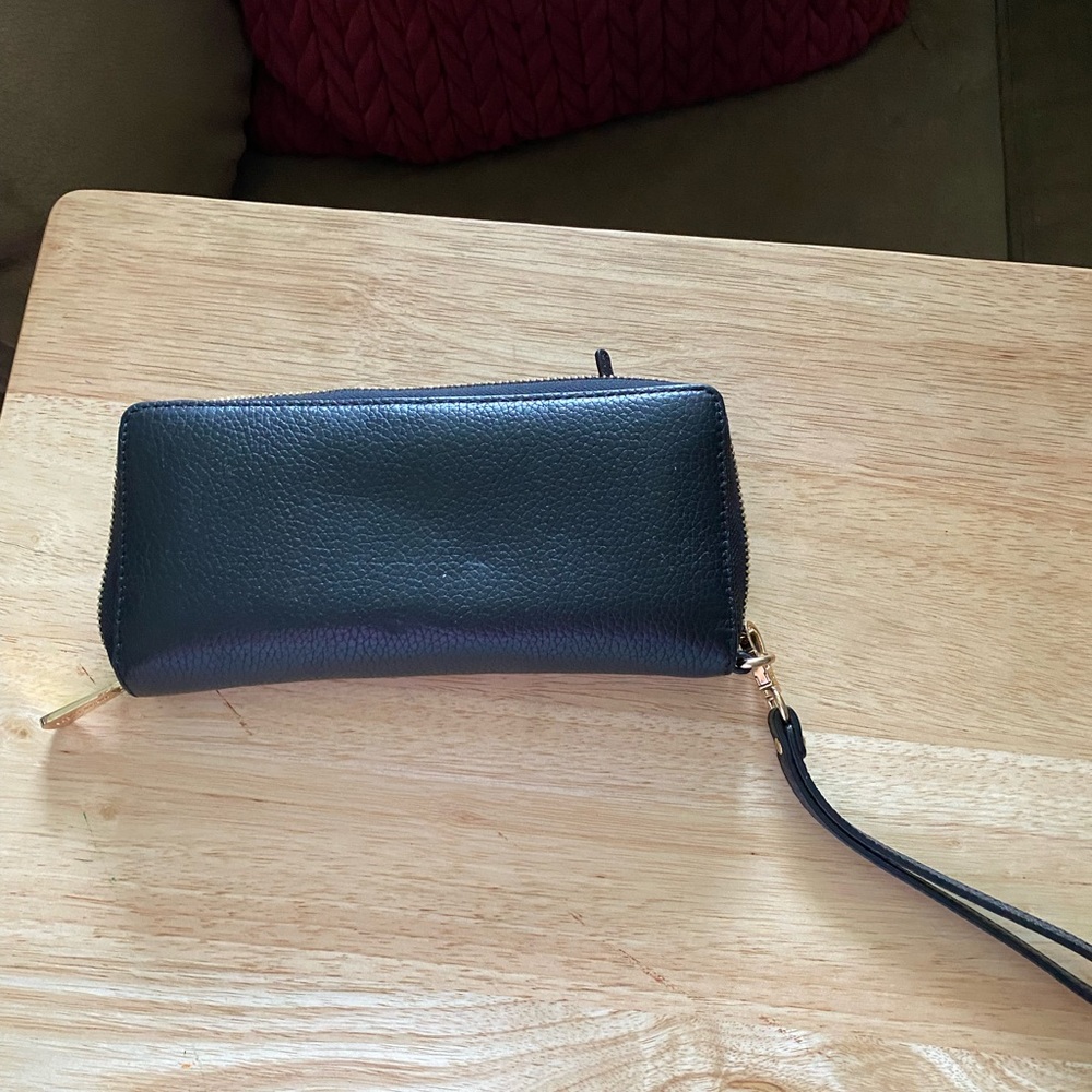 Michael Kors wrist wallet - Picture 4 of 5